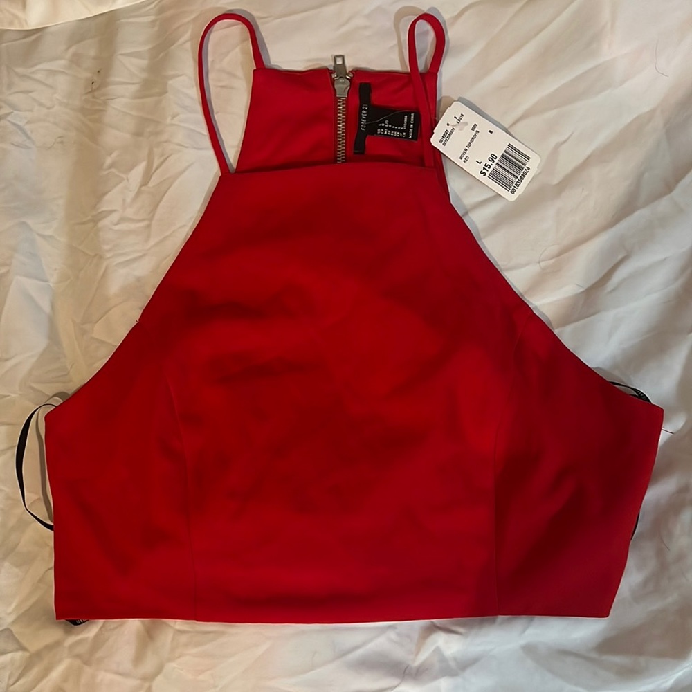 Forever 21 Large Vibrant Red Sleeveless Crop Top NWT Perfect Summer style.